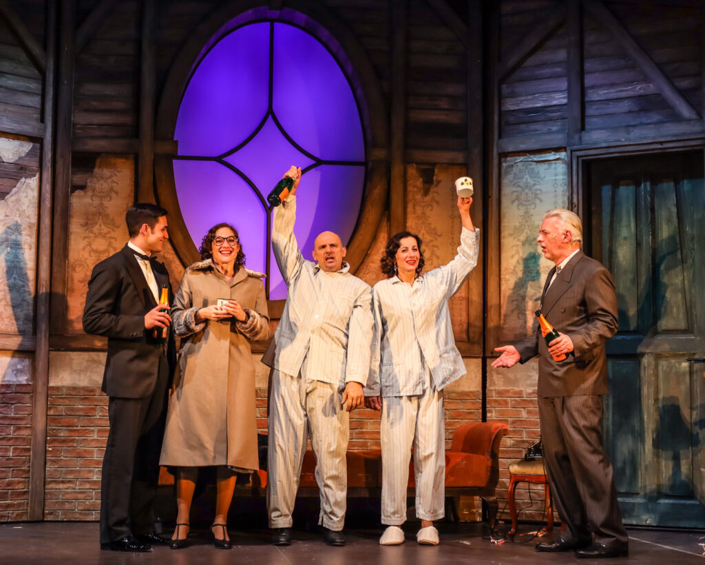 Fekete Péter öcsém, te kis ügyefogyott… – A Centrál Színház új bemutatója, ahogyan Básti Juli látta Remind magazin