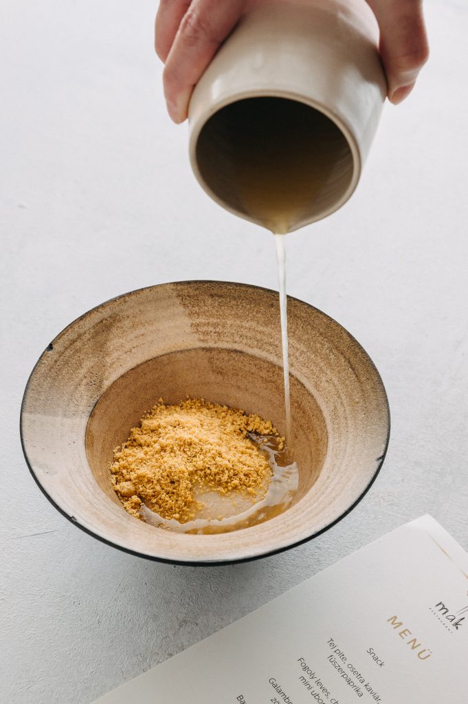 „Fontos, hogy újat tudjak mutatni magamnak” – Interjú Mizsei Jánossal, a MÁK vezető séfjével mak