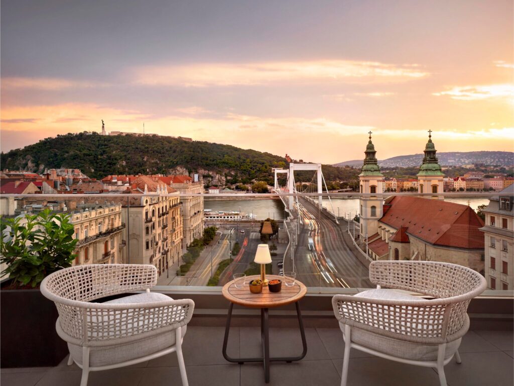Tűzijáték, koktélok, finom falatok és bámulatos panoráma – 3 budapesti terasz, ahol különleges élményben lehet részed augusztus 20-án tuzijatek