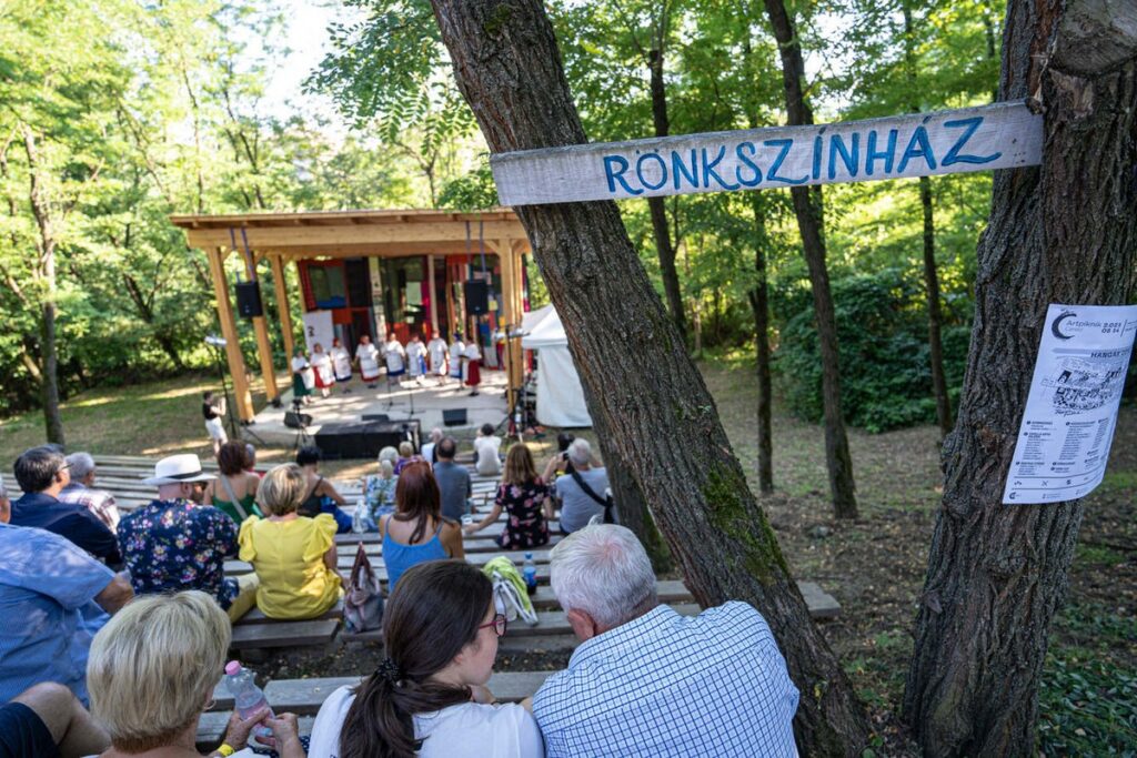 Idén is Art Piknikkel vár az ország egyik legjelentősebb művészeti faluja, 30 éves a V4 díjas ArtColony Cered! Remind magazin