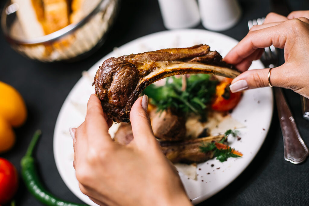 mellrak_eletmod_taplalkozas_voros_hus_foto_freepik