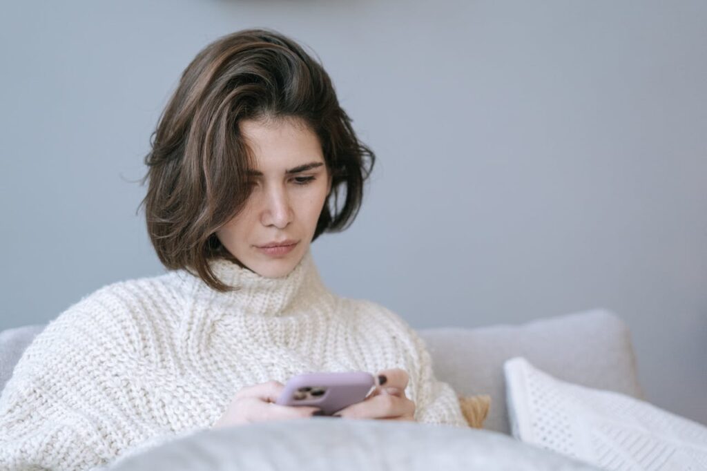Amikor a randizásba is beszivárog a ChatGPT – tényleg „ick” lett az AI használata? randizas_foto_pexels3